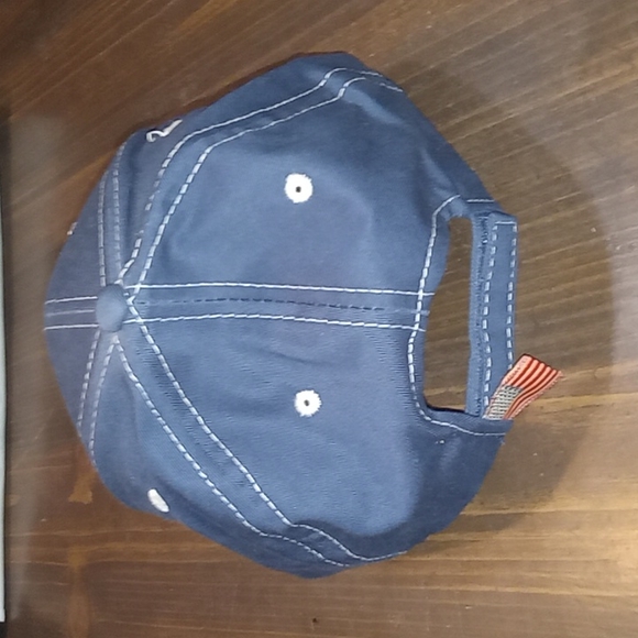 Hat - Picture 2 of 3